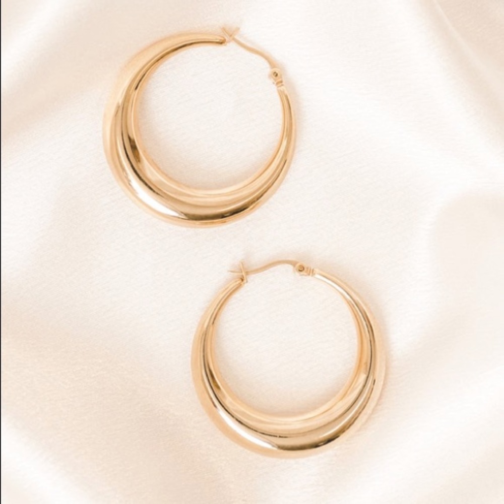Smooth hoop circle earrings - Picture 4 of 5
